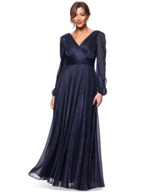 Betsy & Adam - Petite Long-Sleeve V-Neck Crinkle Gown