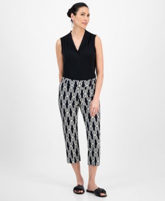 JM Collection - Women's Melody Medallion Printed Pull-On Capri Pants