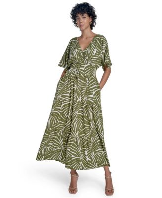 Jessica Howard - Petite V-Neck Fit & Flare Dress